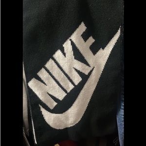 Nike scarf, never worn and is brand new with tag still on and everything